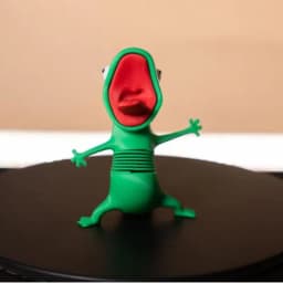 3D Printed Green Lizard Statue Creative Fun Desktop Ornament for Office Shelf Kids Adults Housewarming Gift