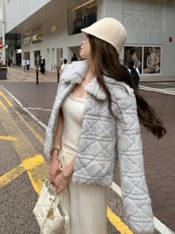 Eco-Friendly White Mink Fur Coat Warm Outerwear Diamond Collar Fluffy Top for Young Women Standard Fit Short Korean Style