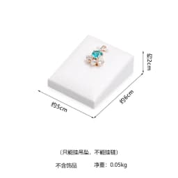 Luxurious Exhibitor Set Jewelry Display Stand White Leather Necklace Pendant Organizer Jewelry Window Counter Display Showcase