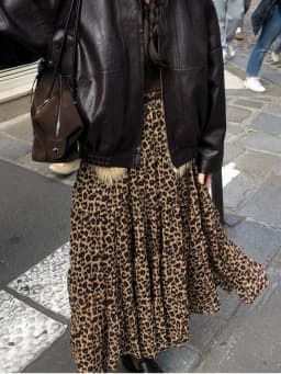 Retro High Waist Slim Fit Leopard Print Long Skirt Women's Fashionable Swing Half Body Skirt Commute Style Autumn Winter