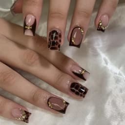 24Pcs French Short Square White Reusable False Nail Tips with Rhinestone Star Chain Nude Pink Acrylic Lovely Nails Fashion Set