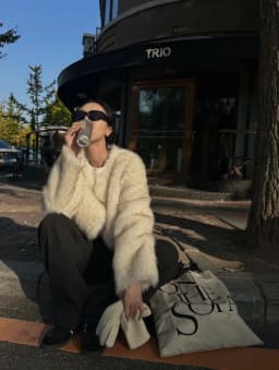 Faux Fox Fur Women Coats Solid Short Jackets Long Sleeve Round Neck Open Stitch Thick Slim Fit Elegant Casual 2026 Autumn Winter