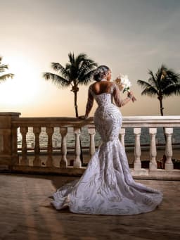 Luxury Sparkling Bead Wedding Dresses for Bride Mermaid Long Sheer Sleeves African Women Bridal Gowns Robe De Mariee Customized
