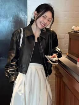 Early Spring Black Short Leather Jacket Women's Stylish Unique Hong Kong Style Zipper Loose Fit No Fur PU Material