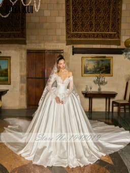 Julia Kui Custom Made Luxury Satin Puffy Wedding Dresses Off Shoulder Full Sleeves Sweetheart Lace Pleats Ball Gown Bride Gowns