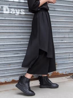 [EAM] High Elastic Waist Black Chiffon Asymmetric Pants New Loose Fit Trousers Women Fashion Tide Spring Autumn 2026 1DF4656