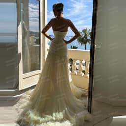 Simple Wedding Dresses A Line Woman's Feathers Sexy Strapless Backless Party Bride Gowns Formal Customized Vestidos De Novia