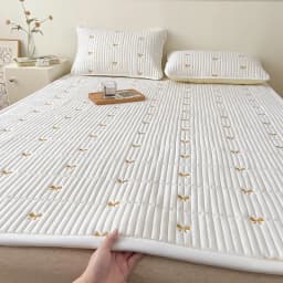 Spring Autumn Comfortable Durable Mattress Toppers Soft Breathable Soybean Fiber Filling Bed Pads Keep Warm Quilted Mattress Pad