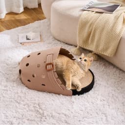 Slipper‑Style Cat Bed Sisal Scratching Pad Cat Beds Semi Enclosed Creative Breathable Kitten Beds Funny Anti Scratch Puppy House