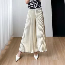 Comfortable, fashionable, casual, high-end, simple, loose, wide leg skirt pants for women summer 2025, new pleated design