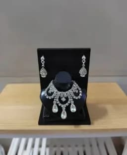 1:6 Doll Mini Jewelry Earring Necklace Set (including Display Rack) for Doll Decorative Toys, Doll Gift Accessories