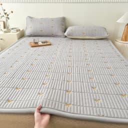 Spring Autumn Comfortable Durable Mattress Toppers Soft Breathable Soybean Fiber Filling Bed Pads Keep Warm Quilted Mattress Pad