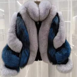 Luxury Genuine Silver Fox Fur Jacket Real Natural Coat Full Sleeves Winter Plush Red Outerwear for Fashionable Cold Weather