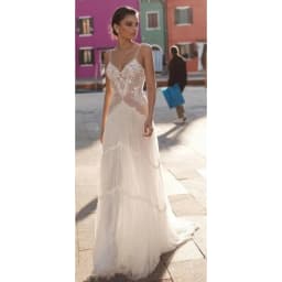 Customized Wedding Dresses Lace V-neck Spaghetti Straps Sleeveless High Quality Soft Tulle Bridal dress Vintage Marriage Gowns