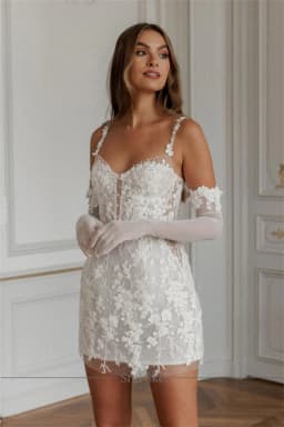 Customized Spaghetti Straps Mini Wedding Dress Applique Lace Short Bridal Dress Gorgeous Gown for Bride Elegant Party Attire