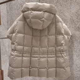 Schinteon Women White Duck Down Vest with Hood Office Lady Sleeveless Jacket Solid Color Drawstring Autumn Winter Gielt 2026 New