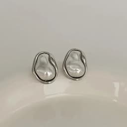 Exquisite Irregular Baroque Pearl Stud Earrings for Women Vintage Gold Color Metal Edged Earrings Jewelry Accessories