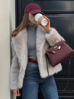 Winter High Quality Thick Warm Faux Fur Coat Women Big Lapel Loose Short Fluffy Fur Jacket Female Fury Plush Jacket Overcoat