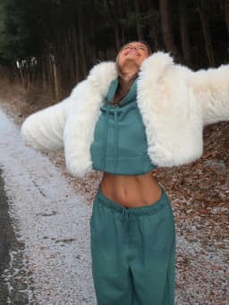Winter Street High Quality Warm Fluffy Jacket Coat Faux Fur Jacket Women Lapel Collar Long Sleeve Thick Furry Short Outerwear