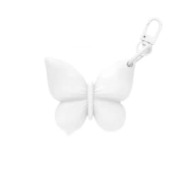 Silicone Butterfly Shaped Lip Balm Holder Keychain Cute Design Multiple Colors Perfect For Handbag Backpack Daily Travel Use
