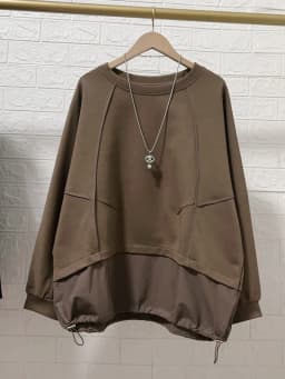 EAM Red Spliced Drawstring Hem Sweatshirt New Round Neck Long Sleeve Women Big Size Fashion Tide Spring Autumn 2026 30A5350