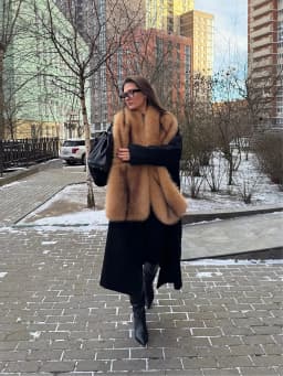 LIMO Thick Fluffy Faux Fox Fur Scarf Large Plush Fur Wrap Winter Warm Shawl with Pockets
