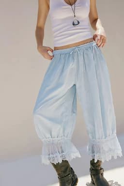 Women's Y2K Loose Fit Bloomers Cropped Pants Drawstring High Waist Floral Lace Patchwork Calf-Length Lantern Trousers