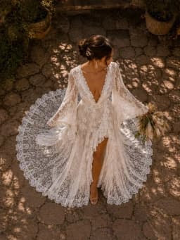 Customized Bohemian Lace Wedding Dresses Long Sleeves Side Slit Bridal Gown V Neck robe de mariée Backless vestido de novia