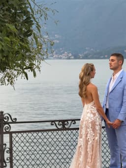 Tokyo Customized White Halter Neckline Wedding Dresses Sleeveless Backless Flower Bridal Gown Elegant Court Train Wedding Gown