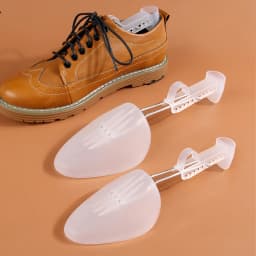 1 Pair Men and Women Plastic Shoe Tree Adjustable Shoe Stretcher Shaper Boot Holder Shoe Support (White and Black) Two Sizes