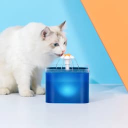 2L Automatic Cats and Dogs Water Fountain with LED Lighting USB Pet Water Dispenser with Recirculate Filtring for Pet Feeder