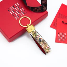 CH Monogram Print Leather Keychain Two Tone Red Edge Car Key Holder Unisex Fashion Bag Charm Luxury Accessory Pendant Keyring