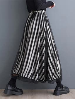 [EAM] High Elastic Waist Black Dot Printed Mesh Spliced A-line Half-body Skirt Women Fashion Tide New Spring Autumn 2026 1DJ0329