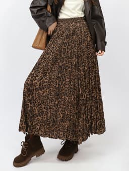 [EAM] High Elastic Waist Leopard Printed Pleated A-line Half-body Skirt Women Fashion Tide New Spring Autumn 2026 1DJ4319
