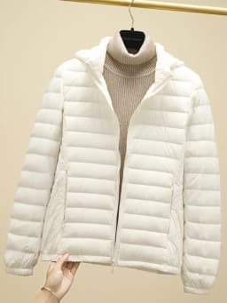 Schinteon Women Ultralight 90% White Duck Down Jacket with Removable Hood Autumn Winter Thin Outwear Portable Storage 2026 New