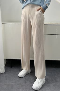 Summer New Casual Pants Simple Loose Comfortable Stretch Pleated Straight Nine Pants Women's Lightweight Fabric 90/95 Cm