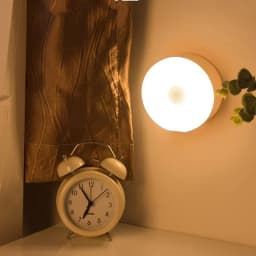 LED Night Lights Touch Sensor Night Lights Self-adhesive Wall Lights Battery Powered Portable Round Dimming Lamp Room Decoration