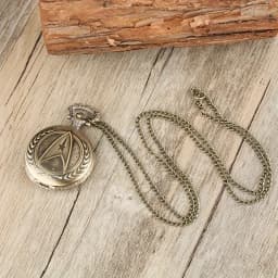 1pc Vintage Shield Pentagram Design Quartz Pocket Watch