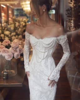 Tokyo Customized White Off the Shoulder Wedding Dress Long Sleeves Mermaid Lace Bridal Gown Court Train Elegant Wedding Gown