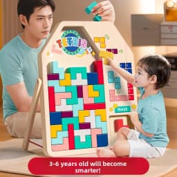 Parent-child activities of Tetris building blocks develop brain thinking and train children to think puzzles.