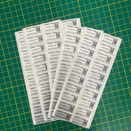 100pcs Protective Warranty Stickers 30mm x 15mm Security Seal Tamper Resistant Variable Serial Number QR Code Sticker