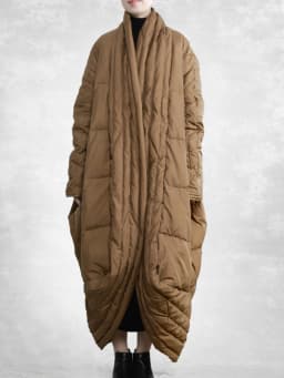 EAM Camel Big Size Thick Warm Long Down Jacket New Long Sleeve Warm Women Parkas Fashion Tide Autumn Winter 2026 31A1074