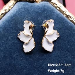 Pure White Women's Dangle Earrings Blooming Flower Acrylic Enamel Butterfly Imitation Pearl Heart Hanging Earrings Elegant Brinc