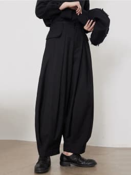 [EAM] High Waist Black Casual Pleated Wide Leg Harem Pants New Loose Fit Trousers Women Fashion Tide Spring Autumn 2026 1DF3978