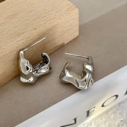 Trendy Circle Twists Hoop Earring for Women Simple Temperament Hyperbole Gold Color Ear Daily Wear Jewelry Party Gifts