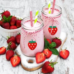 500Pcs /1 Rolls 2.5cm/1inch Red Laser Strawberry Shaped Sticker Decoration Gift Box Sticker Label Stationery Sticker