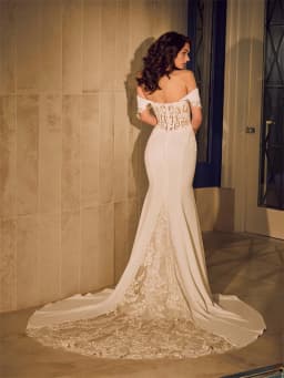 Customized Modern Off Shoulder Neckline Trumpet Satin Wedding Dress Elegant Zipper Back Floor Length Court Train Gown For Bride