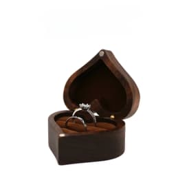 1PCS Love Heart Shaped Walnut Wood Ring Box Free Engraving Name For Wedding Ceremony Jewelry Box Storage Proposal Wedding Gift