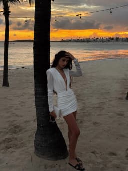 Solid Sheath Women Mini Dresses Sexy Club V-Neck Long Sleeves Vestidos Party Elegant Hot Girl Bodycon Streetwears Slim Outfits