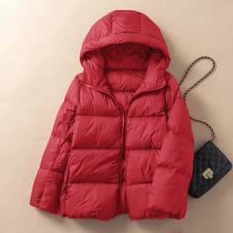 Lagabogy 2025 Winter New Light Hooded Warm Puffer Jacket Women 90% White Duck Down Soft Coat Female Casual Bread Short Outwear